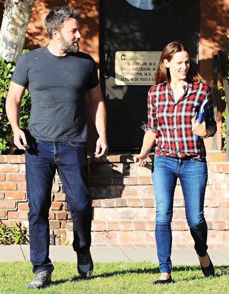Ben Affleck and Jennifer Garner Arrive at A Building