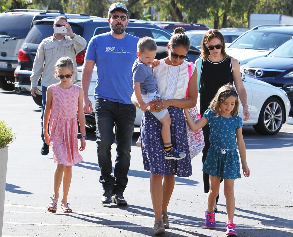 Ben Affleck and Jennifer Garner Take Their Children to The Farmers Market
