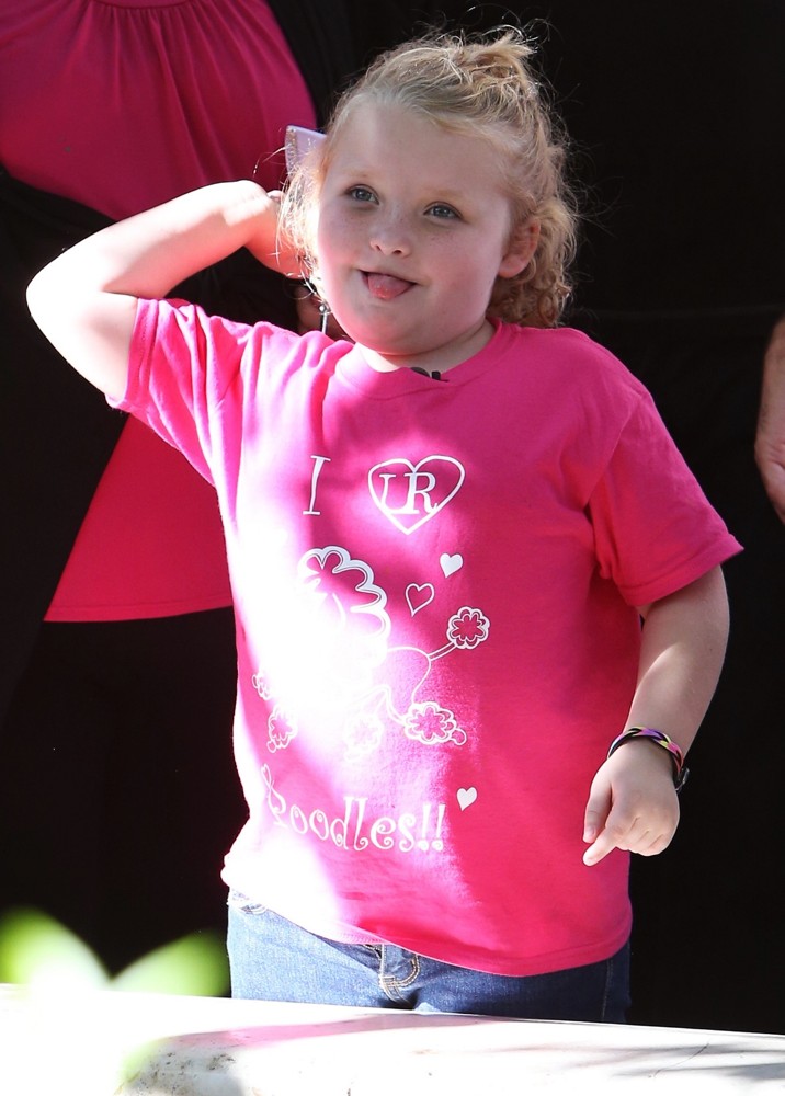 Alana Thompson and Mama June at The Grove to Appear on Entertainment News Show Extra