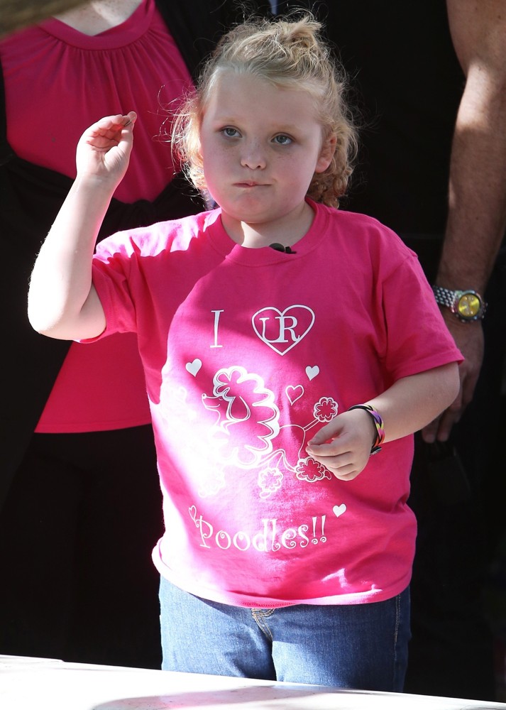 Alana Thompson and Mama June at The Grove to Appear on Entertainment News Show Extra