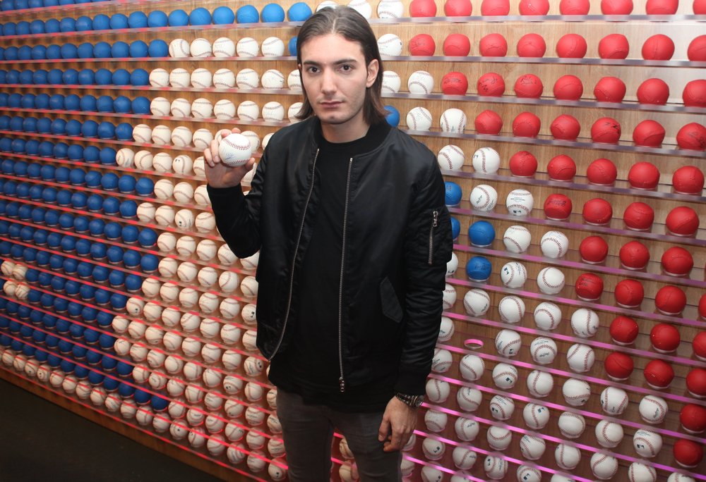 MLB Fan Cave Presents with Budwiser Concert Series