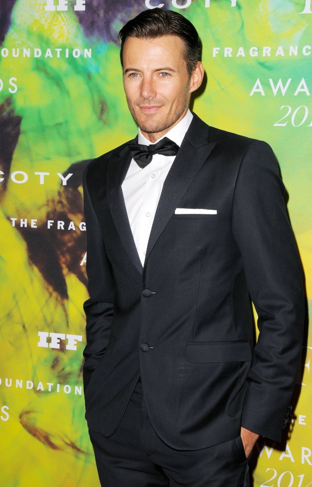 2014 Fragrance Foundation Awards - Red Carpet Arrivals