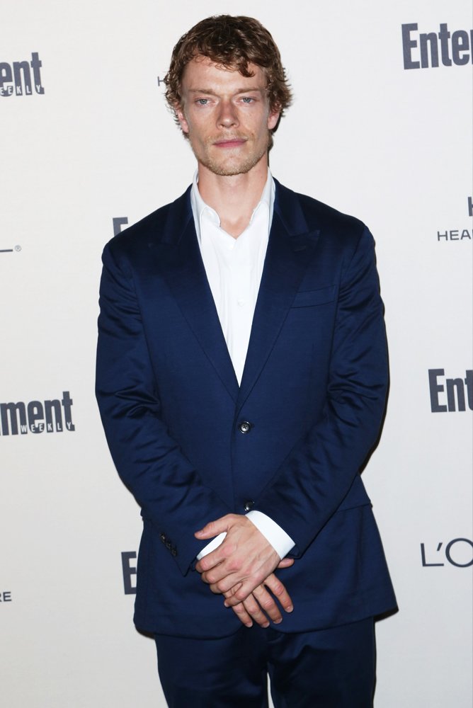 2015 Entertainment Weekly Pre-Emmy Party - Red Carpet