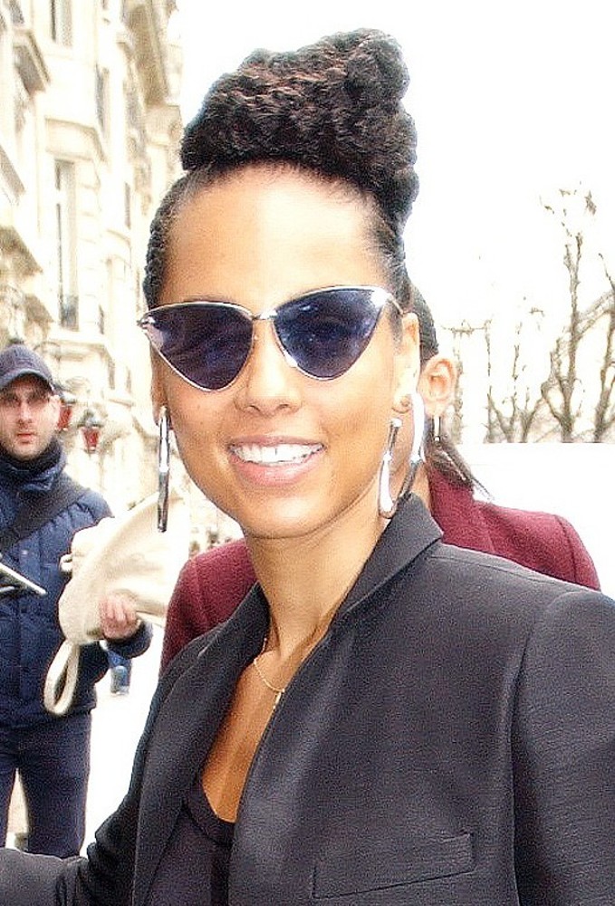 Alicia Keys Leaves The Royal Monceau Hotel