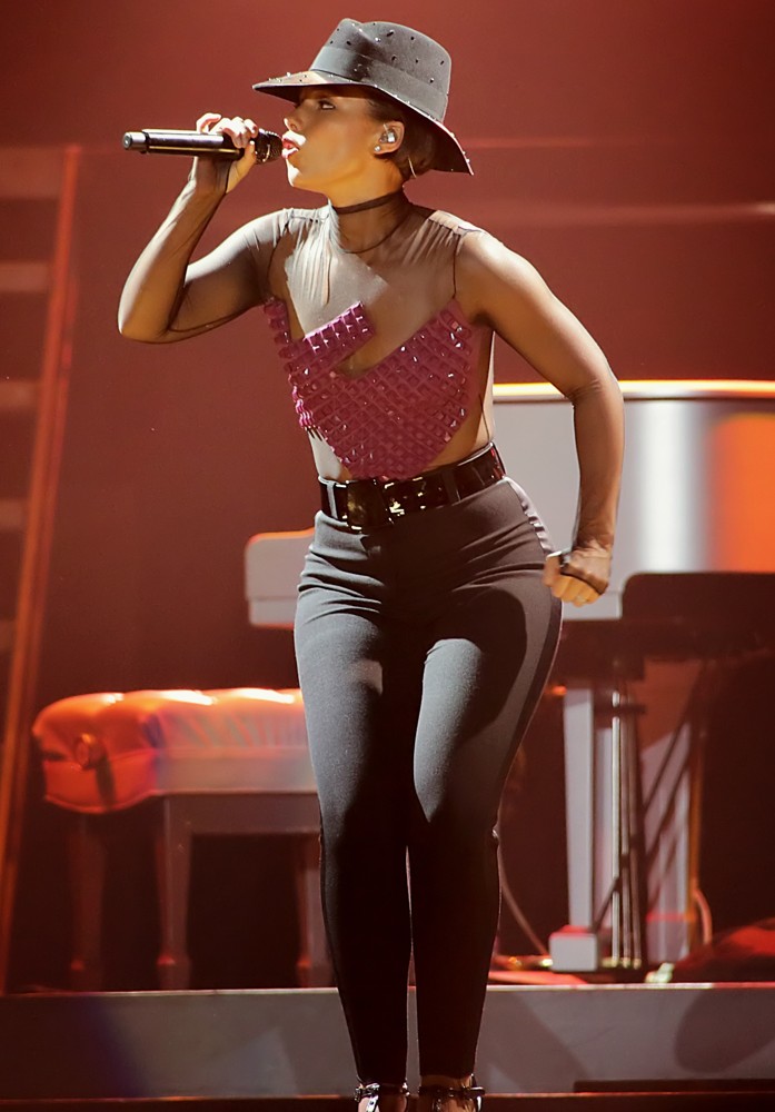 Alicia Keys Performs Live at Echo Arena Liverpool