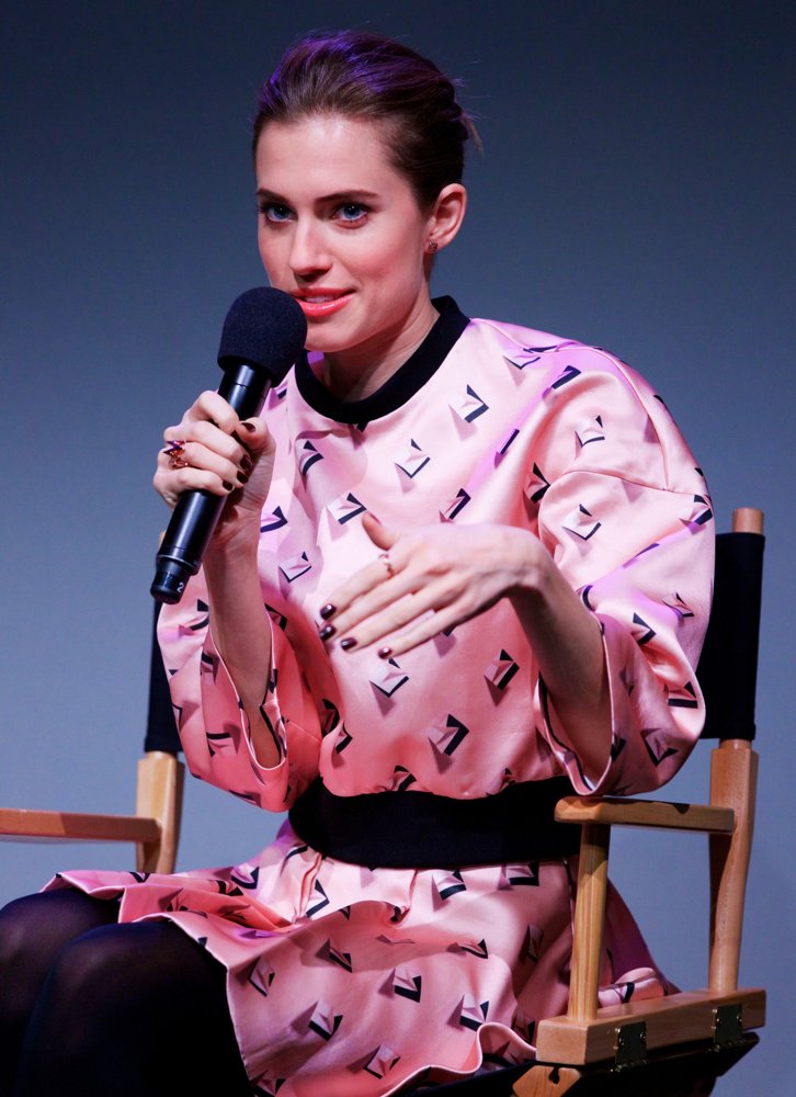 Allison Williams Joins The Apple Store