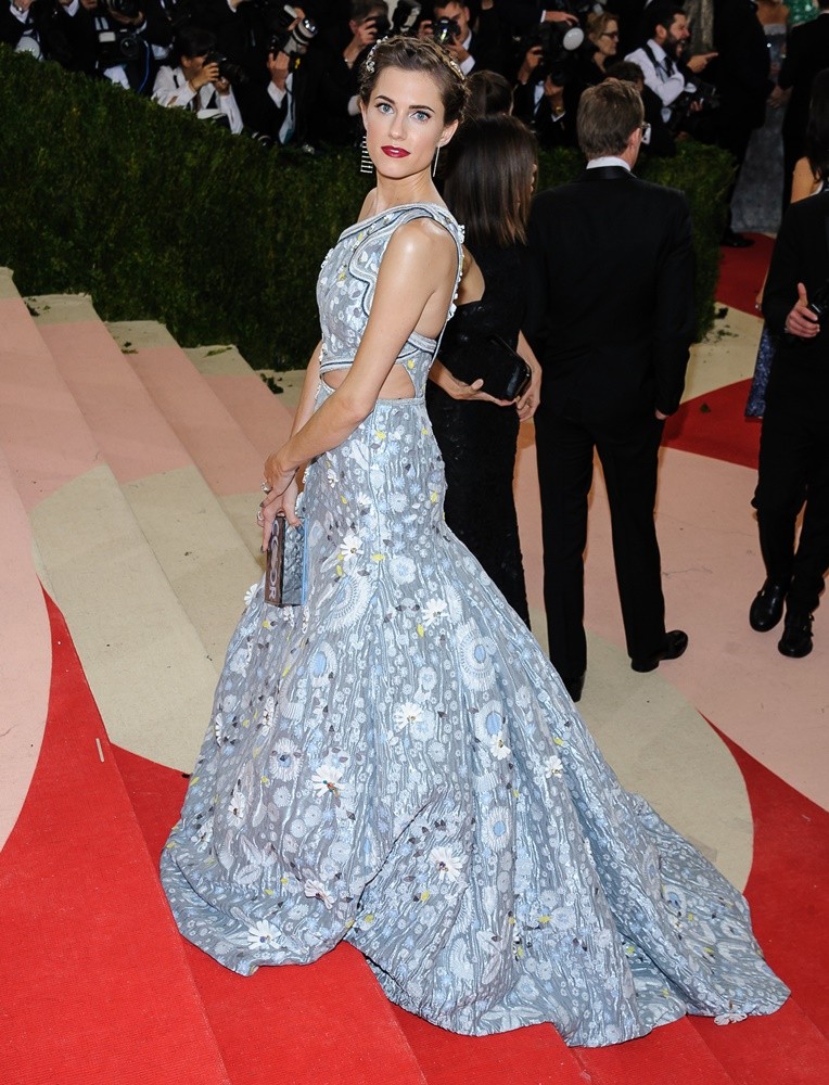 Manus x Machina: Fashion in An Age of Technology Costume Institute Gala