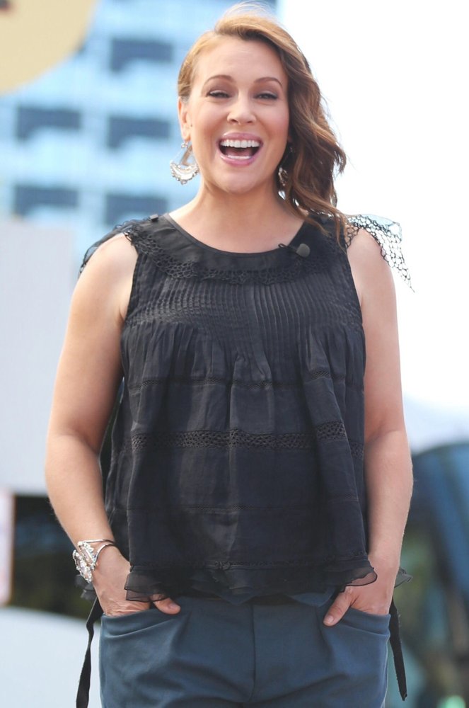 Alyssa Milano Appears on Extra