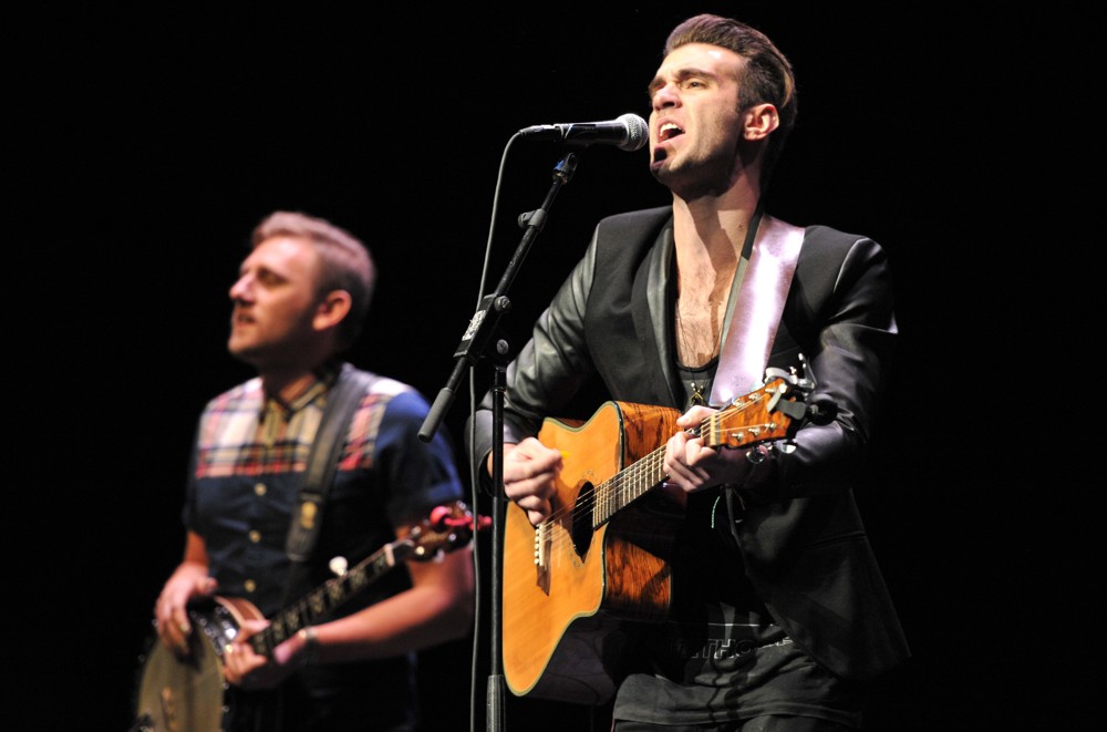 Radio 101.9fm Chicago's Miracle on State Street 2013 Concert