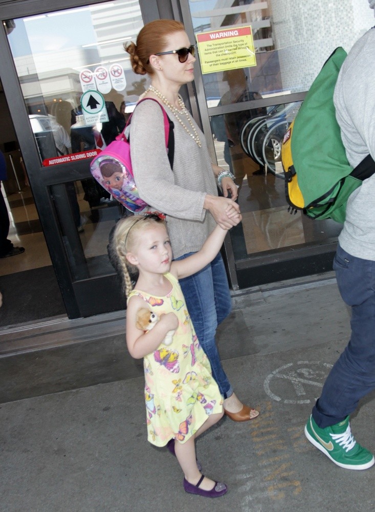 Amy Adams and Her Daughter Arrive at LAX