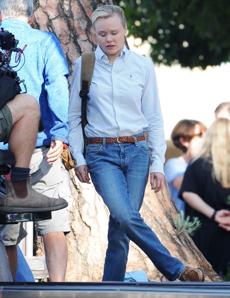 Amy Adams Films A Scene on The Set of Backseat