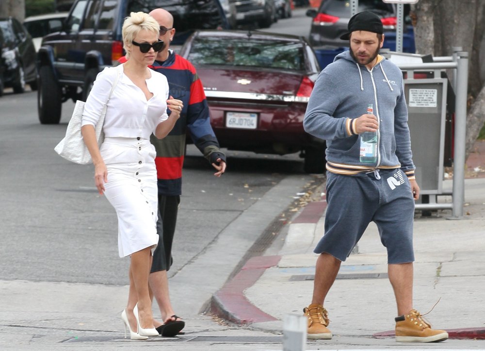 Pamela Anderson and Rick Salomon Have Breakfast Together