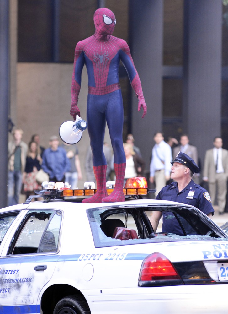 Scenes Are Filmed for The Amazing Spider-Man 2 on Location