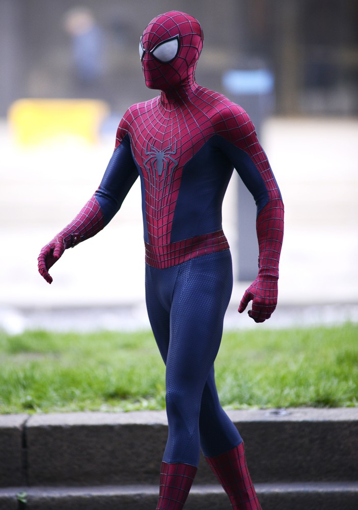 Новые костюмы человека паука 2. Эндрю Гарфилд. Эндрю Гарфилд человек паук. Эндрю Гарфилд человек паук 2. Эндрю Гарфилд новый человек паук.