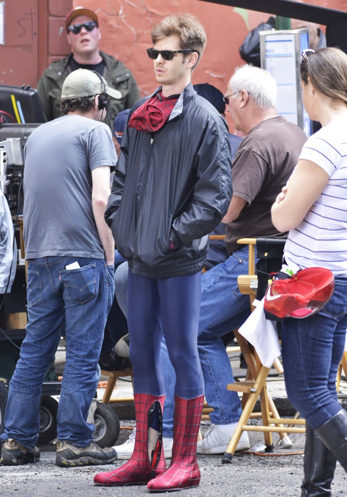 Andrew Garfield Gets into Character as He Films Scenes for The Amazing Spiderman 2