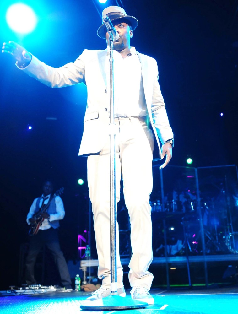 Anthony Hamilton Performs Live During The Budweiser Superfest