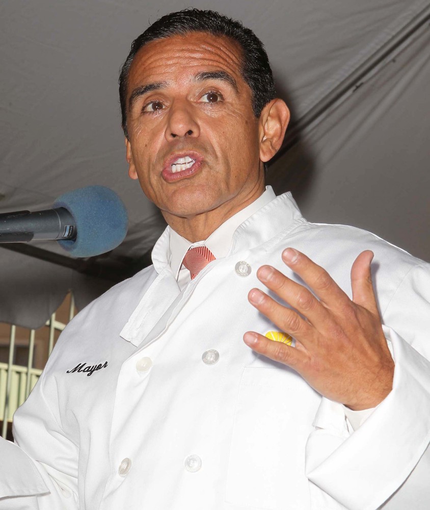 The Los Angeles Mission's Thanksgiving for Skid Row Homeless