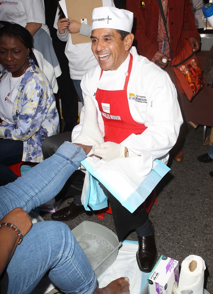 The Los Angeles Mission's Thanksgiving for Skid Row Homeless