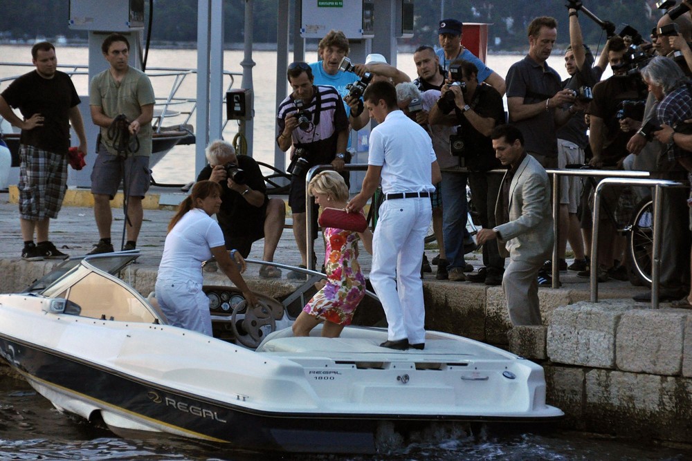 Naomi Watts;Cas Anvar;<br>Filming Caught in Flight