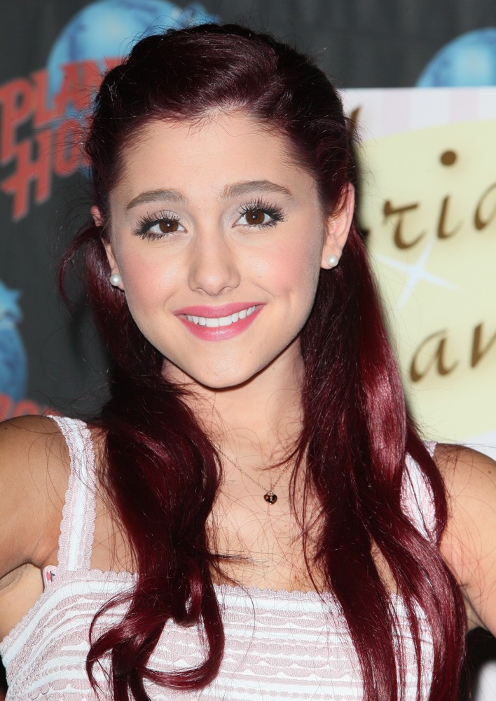 Ariana Grande Promotes Her Debut Single Put Your Hearts Up with A Handprint Ceremony