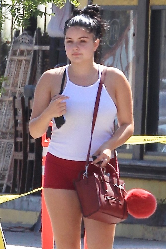 Ariel Winter Leaving Yoga Class