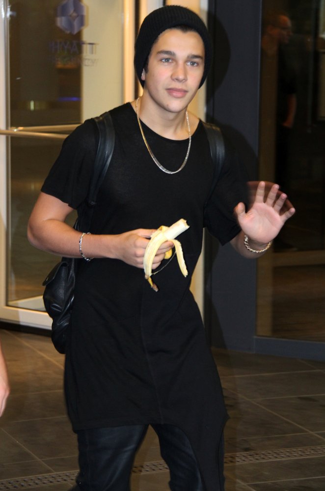 Austin Mahone Leaving Hyatt Hotel with A Banana