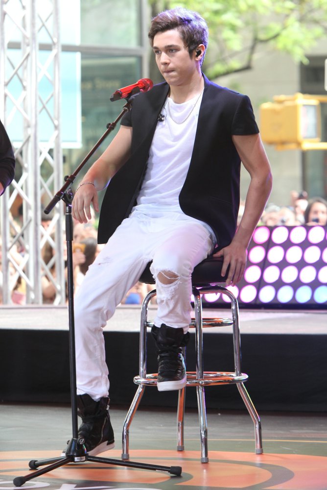 Austin Mahone Performing Live as Part of NBC's Toyota Concert Series