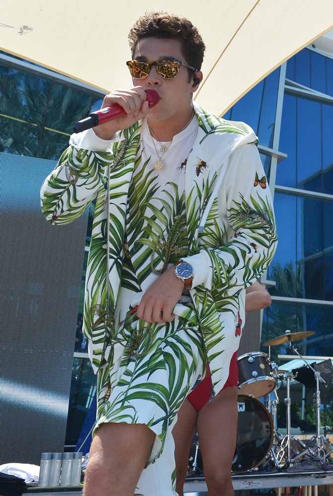 Y100 Mack-A-Poolooza Summer Pool Party