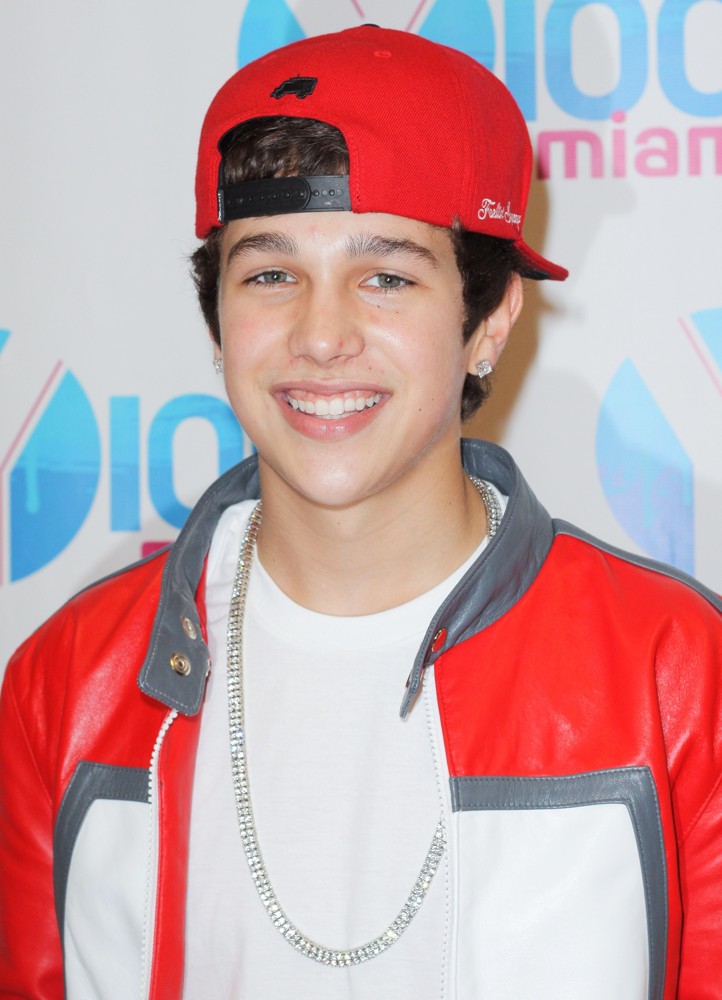 Y100's Jingle Ball 2012 - Arrivals