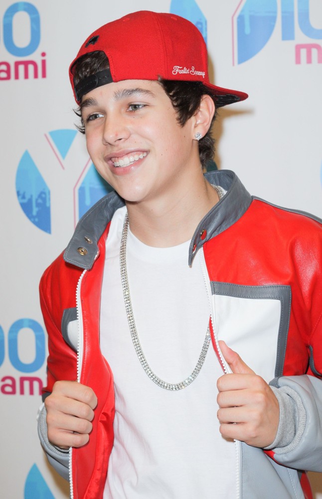 Y100's Jingle Ball 2012 - Arrivals