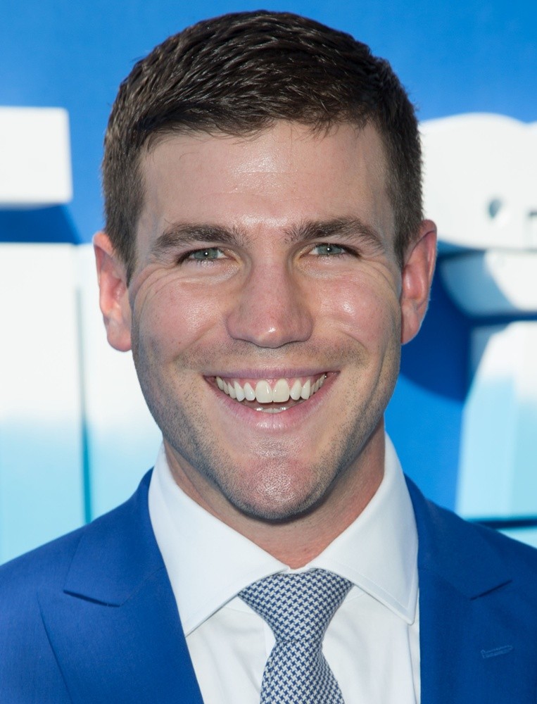 The World Premiere of Warner Bros. Pictures' and Alcon Entertainment's Dolphin Tale 2 - Arrivals