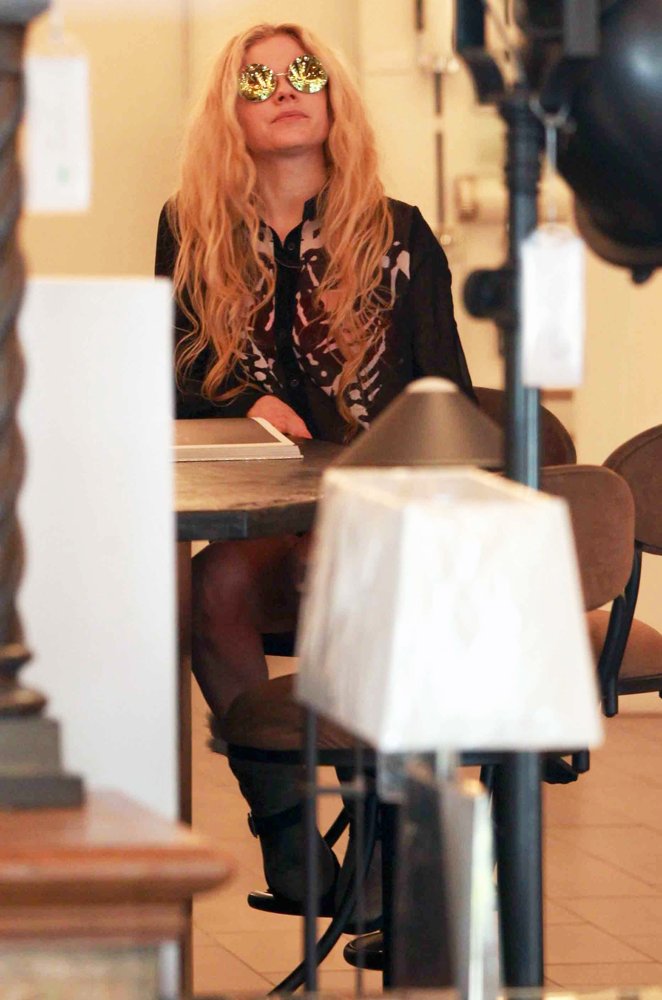 Avril Lavigne and Ryan Cabrera Shopping Together