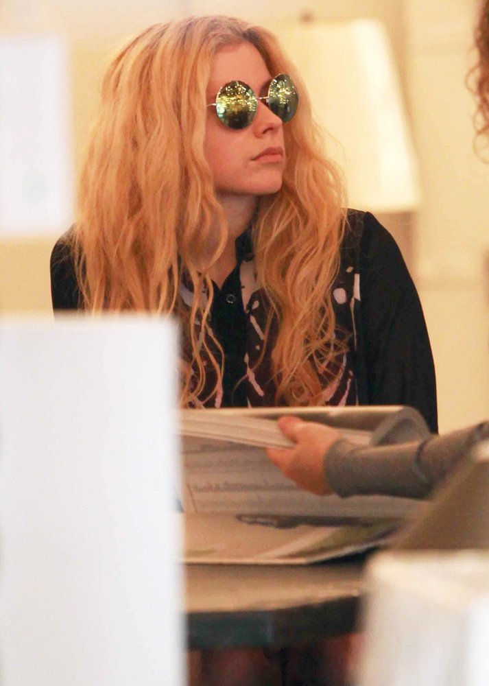 Avril Lavigne and Ryan Cabrera Shopping Together