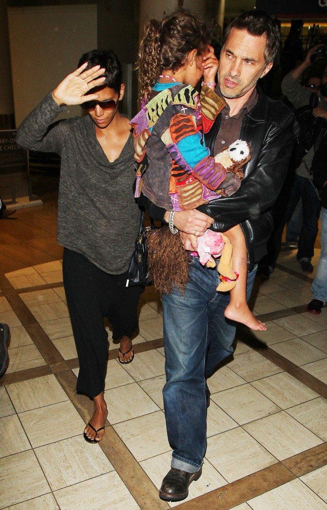Halle Berry Arrives at LAX Airport with Olivier Martinez and Nahla Aubry