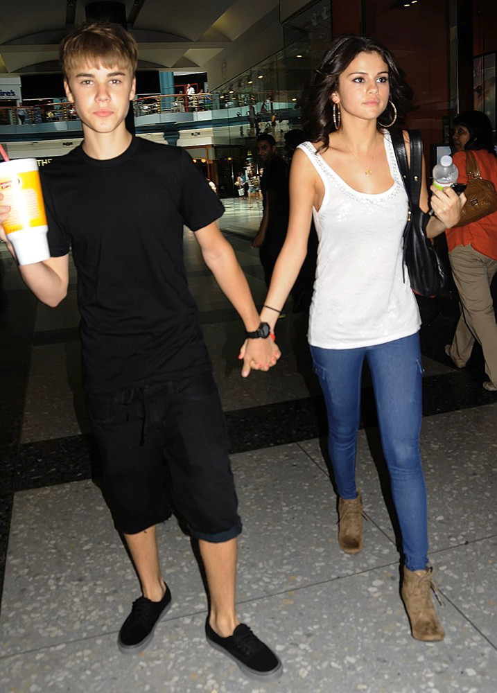 Justin Bieber and Selena Gomez Draw A Large Crowd and Stop Off at The Shops at Liberty Place