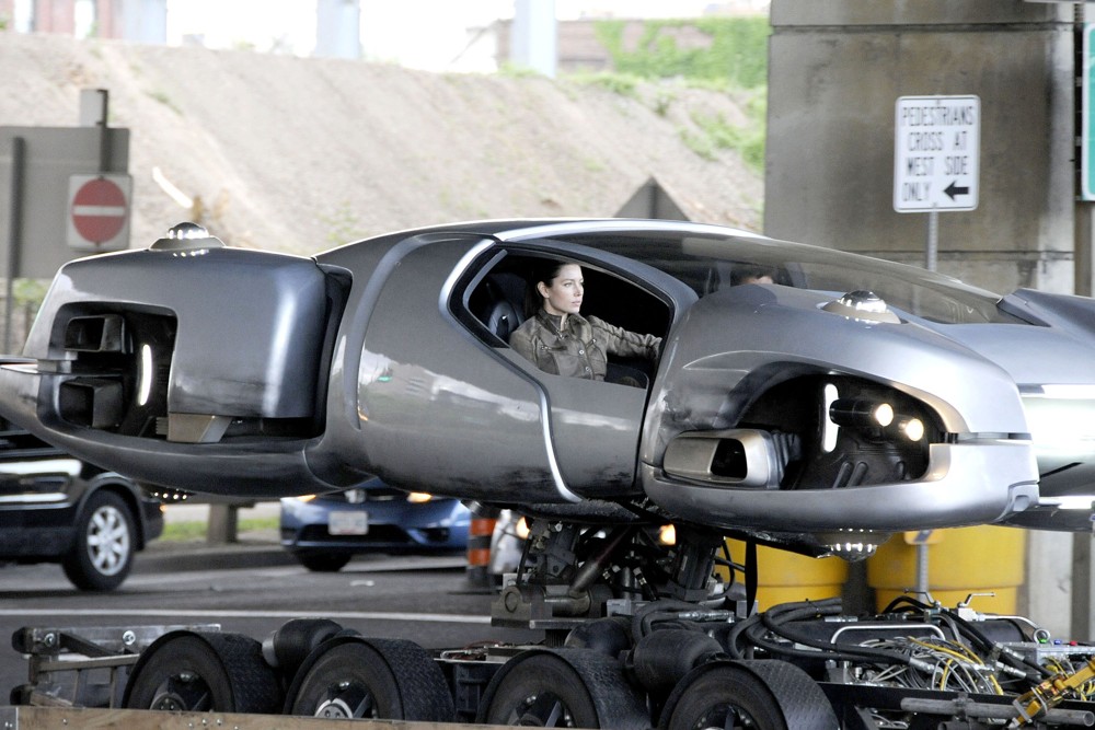 On Set of Total Recall Movie in A Futuristic Hovering Car