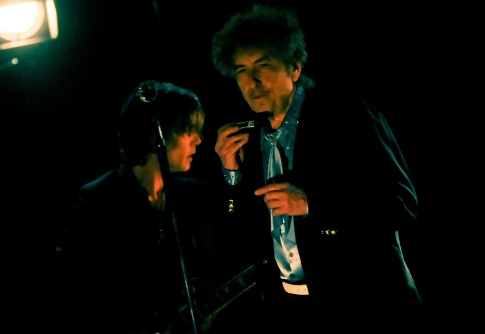 Bob Dylan<br>Bob Dylan Performing