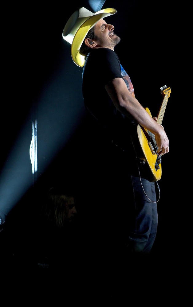 Brad Paisley Performing