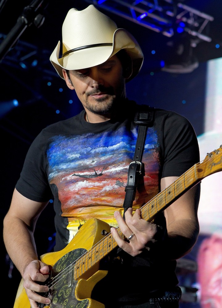 Brad Paisley Performing