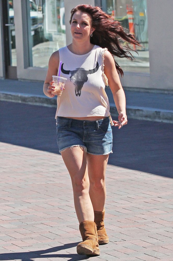Britney Spears Shopping at Planet Blue's Flagship Store