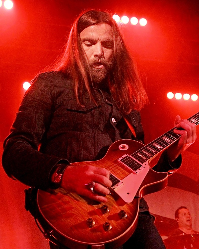 Bush Performing on Stage