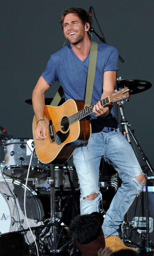 Canaan Smith Performing During The In Your Hands Tour