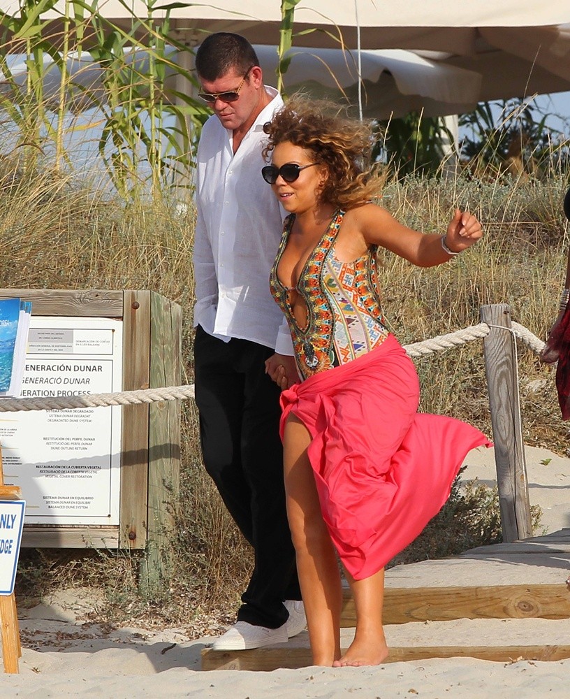 Mariah Carey and James Packer Enjoying A Romantic Getaway