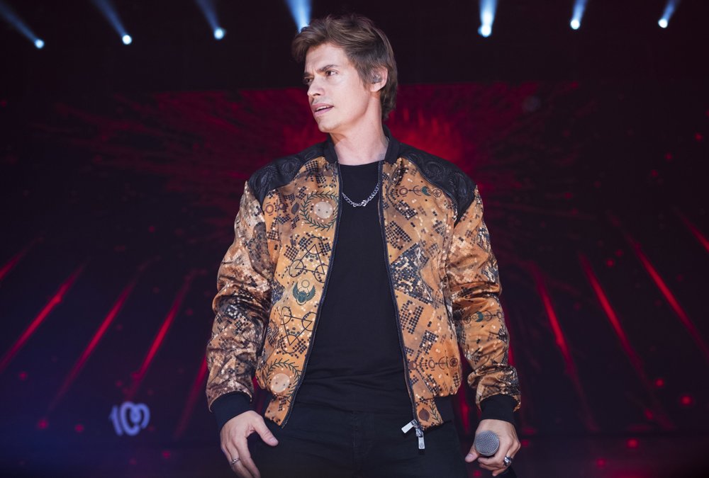 Carlos Baute Plays Cadena 100 por Ellas Benefit Concert