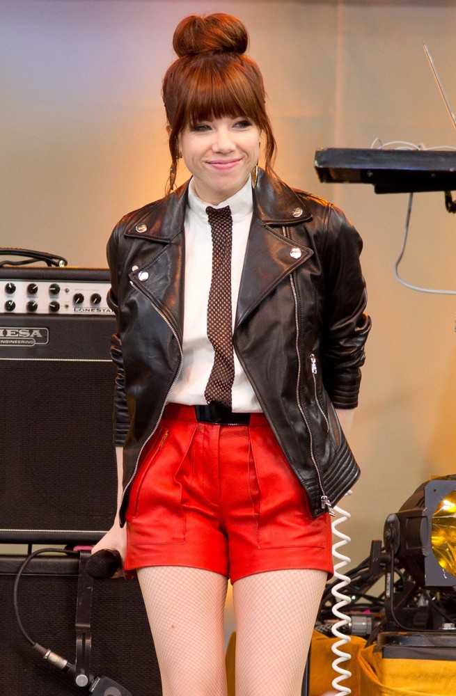 Carly Rae Jepsen Performs Live as Part of Good Morning America's 2013 Summer Concert Series