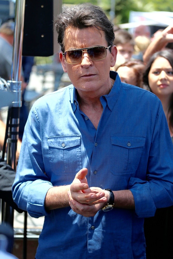 Charlie Sheen Appears on Extra