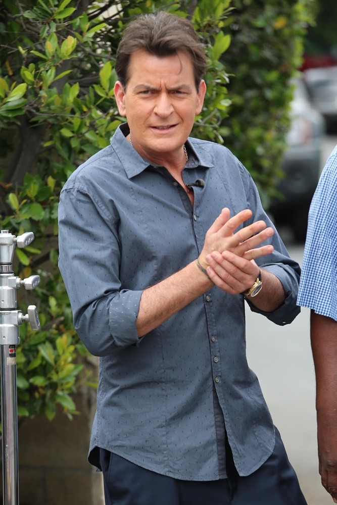 Charlie Sheen Appears on Extra