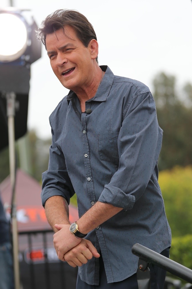 Charlie Sheen Appears on Extra