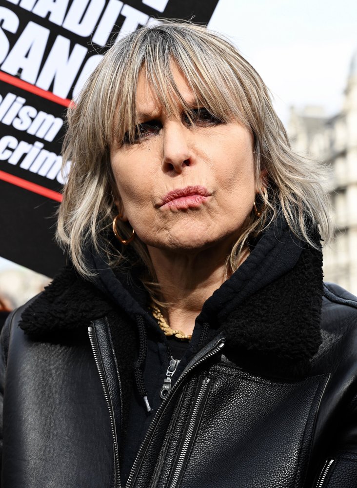 Chrissie Hynde. Julian Assange Protest