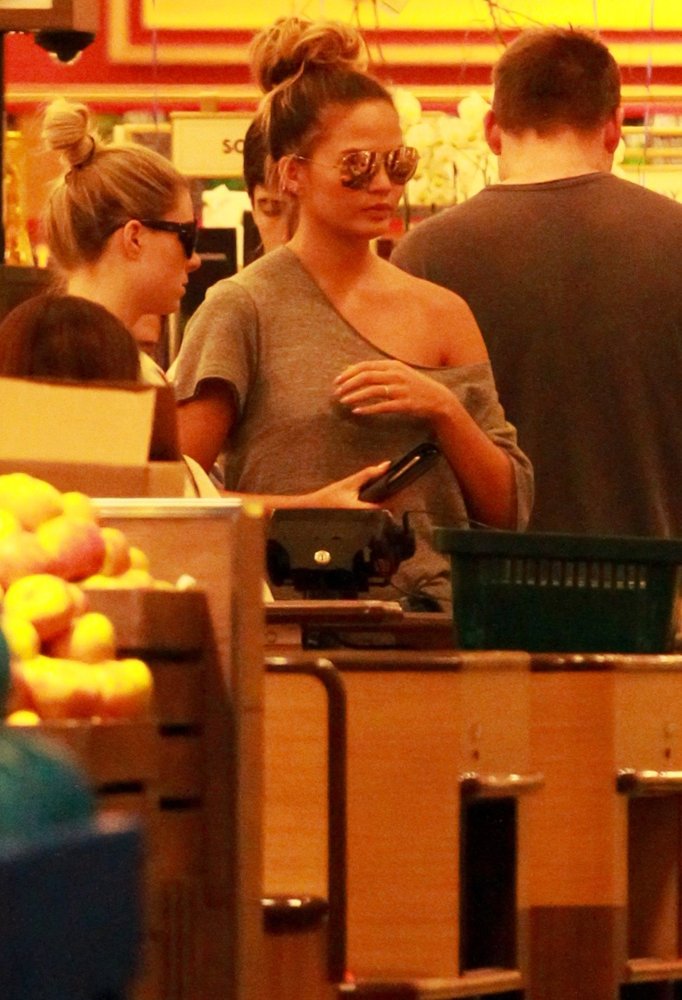 Chrissy Teigen Shopping at Bristol Farms